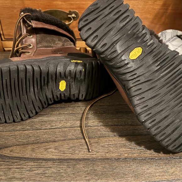 UGG Adirondack Chestnut Leather Boots with Black Fur - Picture 8 of 8